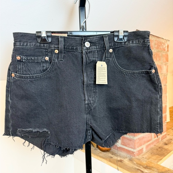 Levi's 501 Shorts Women High Rise Button Fly Denim Frayed NWT  Washed Black - Picture 1 of 5